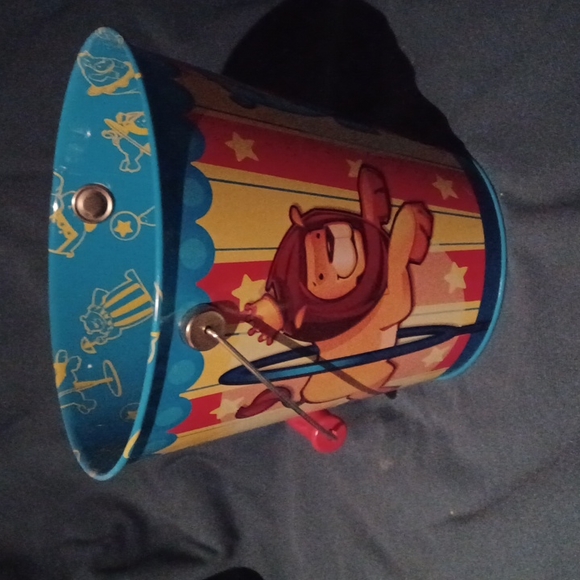 Schylling's silly circus pail and a puzzle format for a little choo-choo - Picture 5 of 8